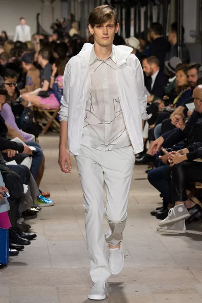 Look 13